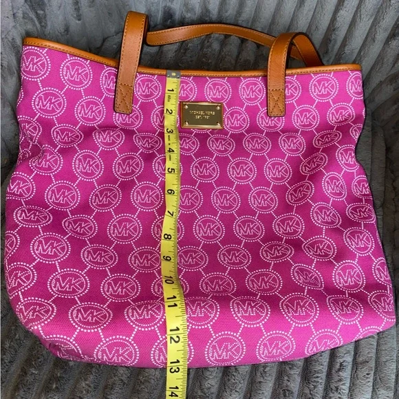 Michael Kors pink shoulder bag - Picture 9 of 11